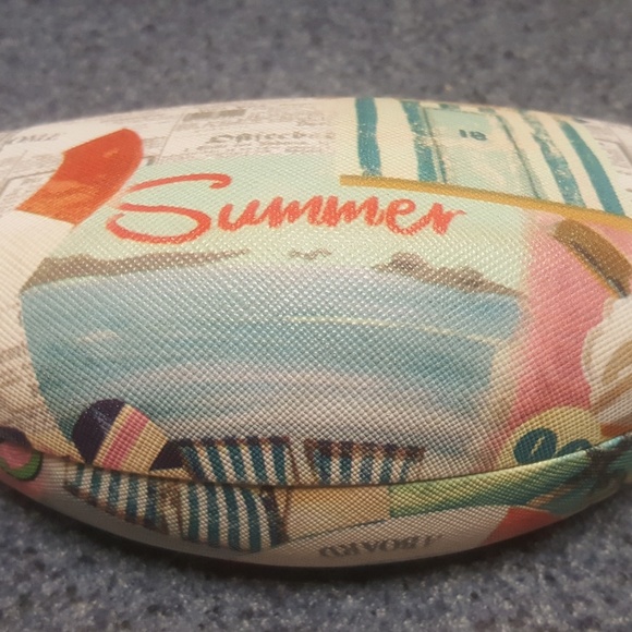 SUNGLASS CASE - Picture 1 of 2